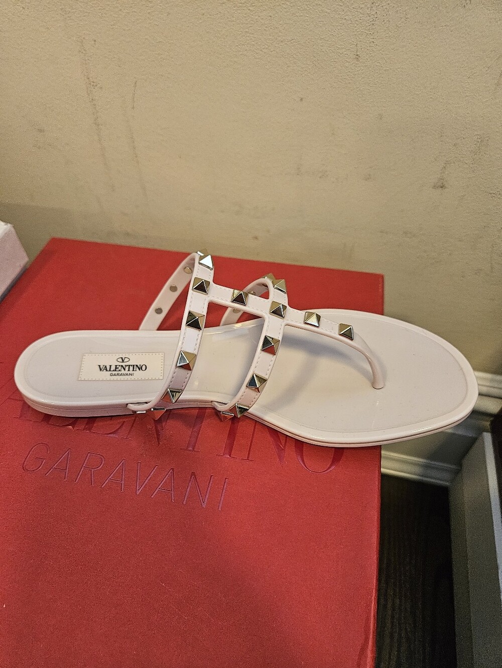 Valentino Garavani Rockstud Jelly Sandals Size 38 Water Rose Color - Picture 4 of 7